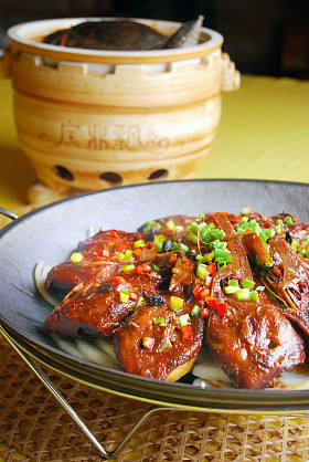 中国美味食物软炮轰龟和鹅头