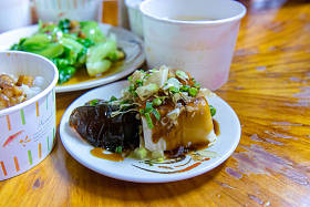 台湾著名食品-蒸臭豆腐图片