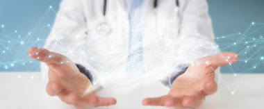 模糊背景的醫(yī)生持有數(shù)字大腦接口3d 渲染