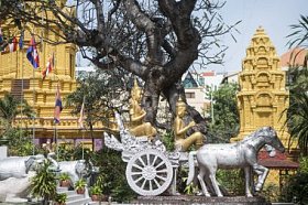 柬埔寨金边市洞里萨湖河 Ounalom