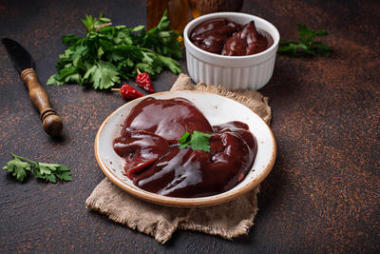 生吃生肝及烹调香料照片