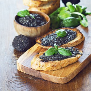 Bruschetta 黑松露, 薩爾薩 tartufata