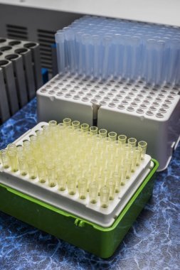 聚合酶取樣 Dna 測試管陣列 Pcr 容器熱板