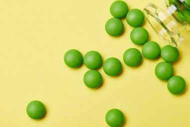 片劑的生產(chǎn)。藥品包裝。桌子上的藥片。包裝片。健康生活的維他命。麻醉