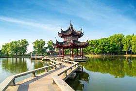 中国传统建筑, 花园中常见的九弯桥