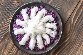 红白菜魔芋面图片