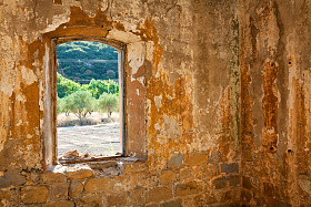 被遗弃的旧房子