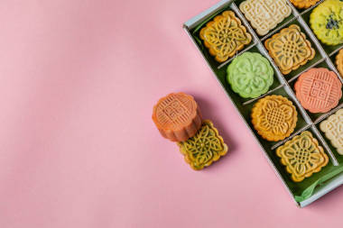 中秋節(jié)概念-特制食品 monncakes 在柔和的背景下