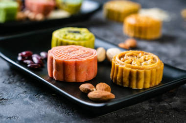 中秋節(jié)概念-特制食品 monncakes 的鄉(xiāng)村背景