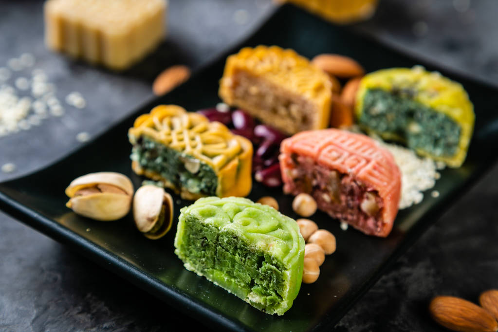 中秋节概念-特制食品 monncakes 在乡村背景, 复制空间 中秋节概念-特制食品 monncakes 在乡村背景, 复制空间