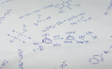 學(xué)校課堂背景下白板的科學(xué)與化學(xué)分子結(jié)構(gòu) 