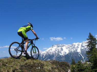 在阿爾卑斯山 mountainbiker