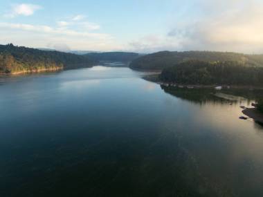 從著名 zdakovsky 大橋德意志族群的靜 orlik 壩