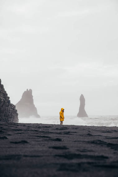 流浪探險家發(fā)現冰島自然奇