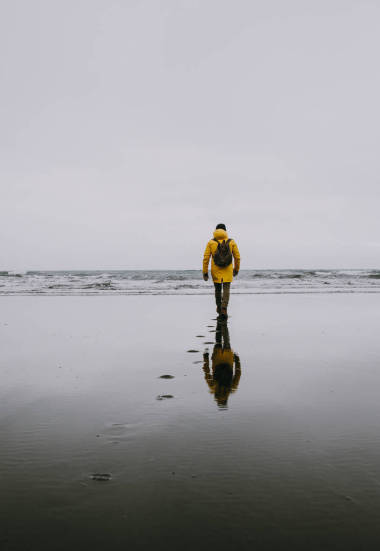 流浪探險家發(fā)現冰島自然奇觀圖片