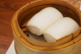 中国蒸白包子图片
