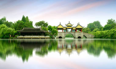 Wuting 大橋, 又稱蓮花橋, 是中國揚(yáng)州細(xì)長西湖著名的古建筑