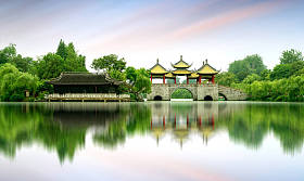 Wuting 大桥, 又称莲花桥, 是中国扬州细长西湖著名的古建筑