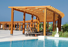 夏季早晨在酒店图片