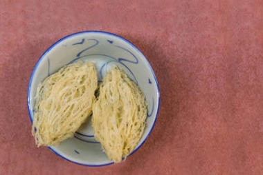 優(yōu)質(zhì)窩燕窩湯為營養(yǎng), 珍貴的美味佳肴在中國