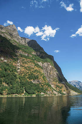 挪威 Neirofjord Gudvangen 风景秀丽的湖泊和山脉