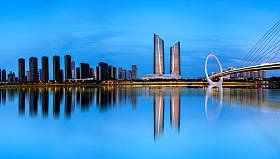 中国南京城市天际线与现代建筑夜景景