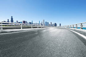 现代城市芝加哥的沥青高速公路