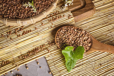 荞麦银币 (荞麦番茄)、特写和选择性聚焦