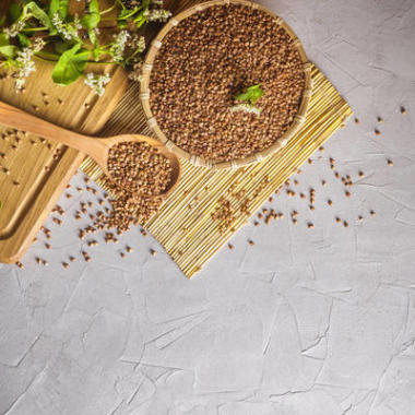 荞麦花银币 (荞麦番茄), 特写, 空格为文本, 顶部视图