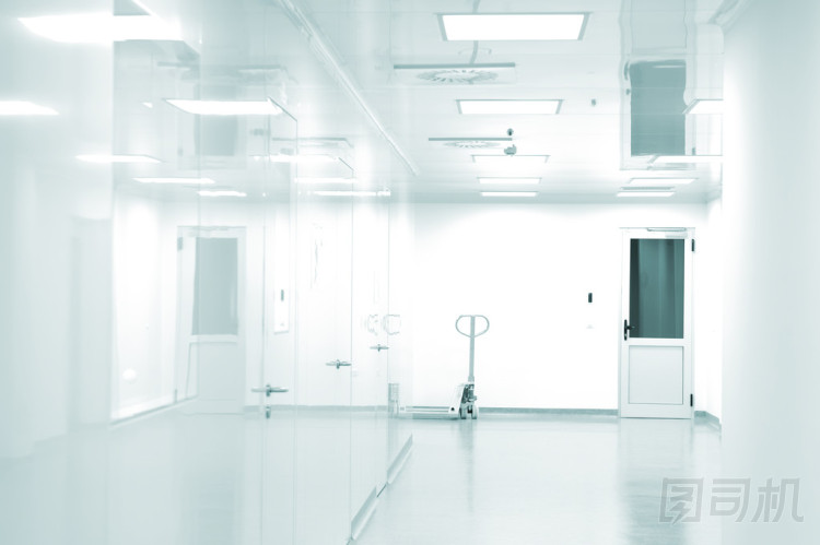 空背景下的現(xiàn)代工廠環(huán)境圖片