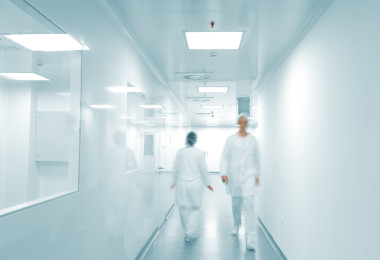 現(xiàn)代化的工作環(huán)境，晚上走在里面