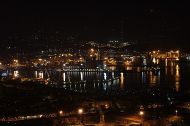 夜城