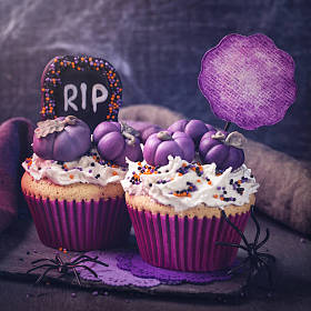 糖果万圣节派对上的木质背景图片