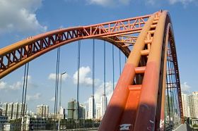 现代橙色桥图片