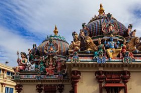 雕刻建筑和符号的印度教寺庙在新加坡Sri Mariamman寺庙新加坡是最古老的印度教寺庙