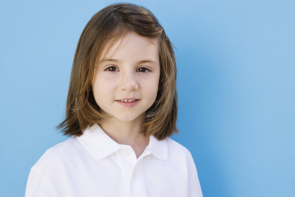 微笑的小女孩图片 微笑的小女孩图片