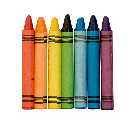 彩色蜡笔的彩虹照片