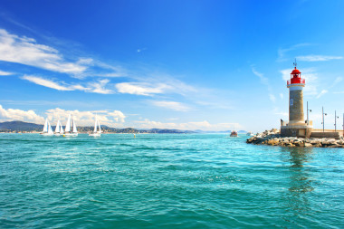 圣特魯佩斯的燈塔。美麗的地中海景