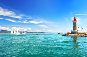 圣特鲁佩斯的灯塔。美丽的地中海景