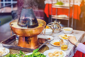 火锅桌上图片