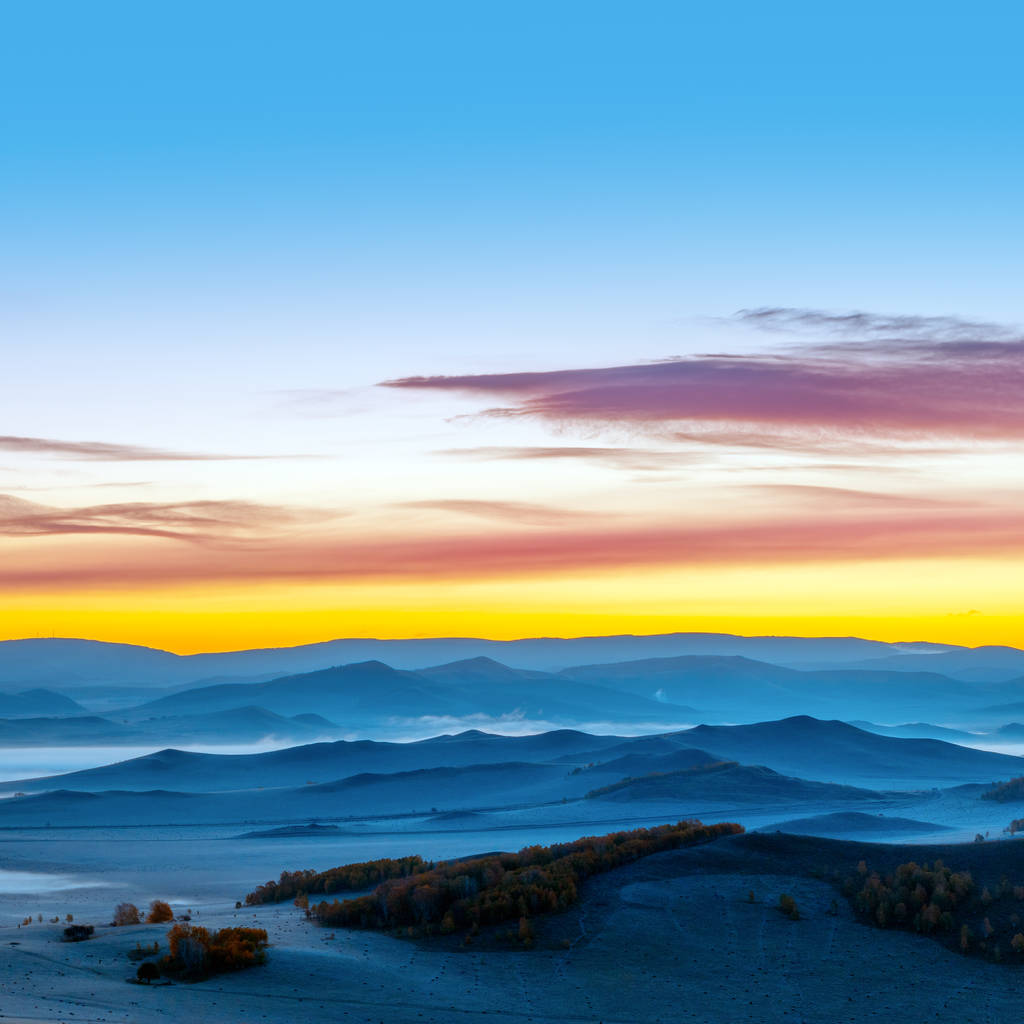 美丽的山景在上午, 内蒙古, 中国 美丽的山景在上午, 内蒙古, 中国