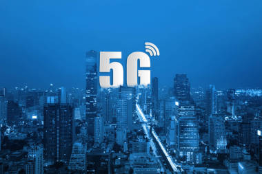 5g 网络无线系统和智能城市通信网络在智能手机上连接全球无线设备