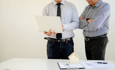 房地產(chǎn)經(jīng)紀(jì)住宅與租車上市合