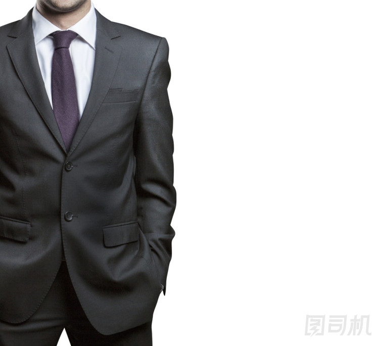 穿著西裝的男人