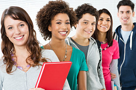 群快乐学生图片