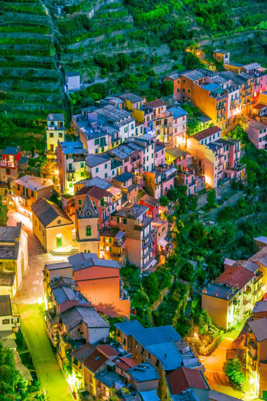 风景如画的城市马纳罗拉, 在斯培西亚省, 利古里亚, 意大利