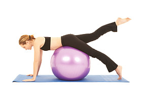 适合年轻黑发显示不同练习普拉提教练