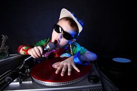 酷小孩 dj 在行动