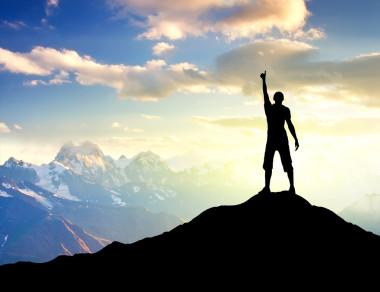 在山頂上，山人