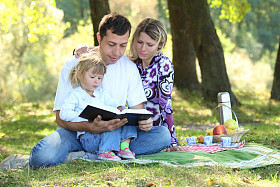Picture of the nature of family Bible reading
